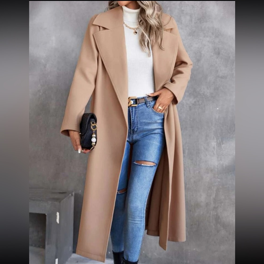 Tan lapel neck overcoat